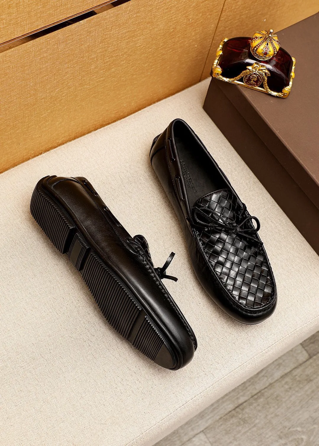Men's Men's Shoes 💰: 420 💐BV Men's Slip-on Shoes® [BOTTEGA VENETA] Official website counter new model, one-to-one mold opening ⚠Italian calfskin embossed ➕Cow 🐂 leather lining. Driving slip-ons, available at counters, sizes 39-44 (38.45🉑️customized)